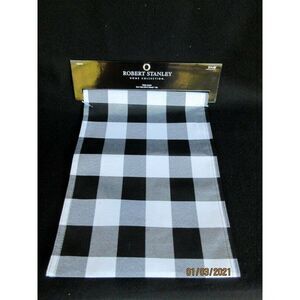NWT Robert Stanley Farmhouse Christmas 70x13 Table Runner Black/White Buffalo Ch